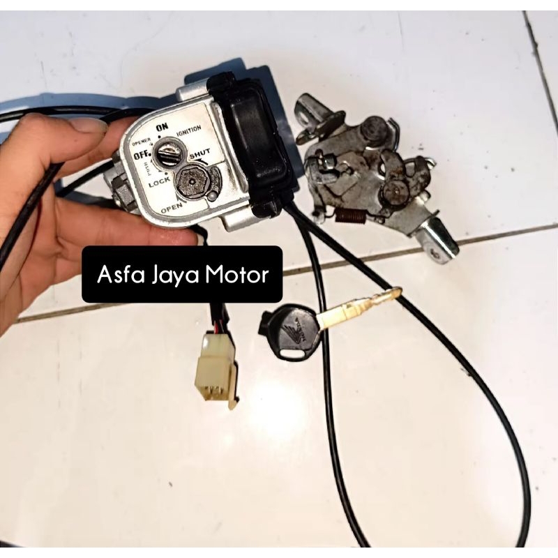 Konci kontak+engsel vario 125 old fullset original copotan