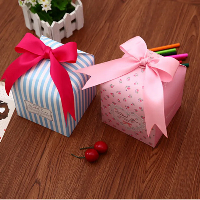 

Box Kado Kotak Kado Gift Box Paper Box Hadiah 12.5x12.5x12.5cm