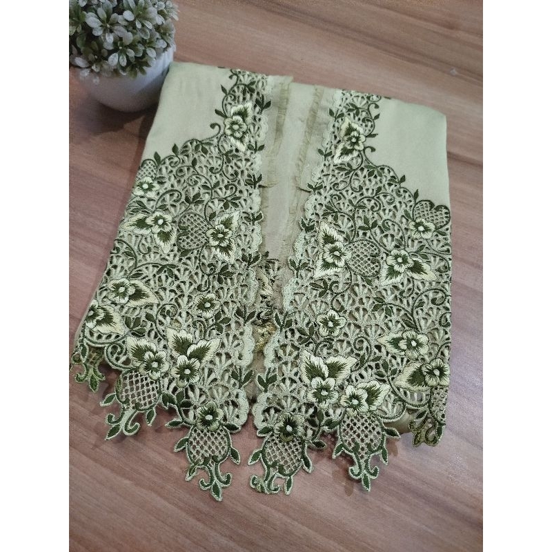 Putri Cinta Bahan Kebaya Bordir  khas Tasikmalaya