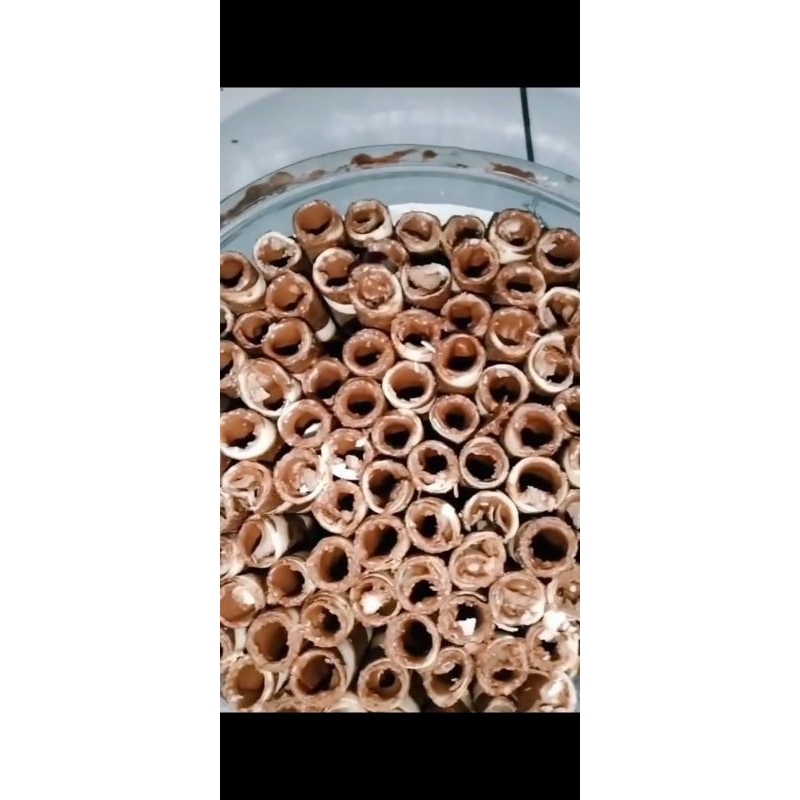 

Astor Valeo Toples murah isi 110btg/full coklat/wafer stick