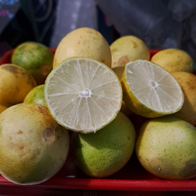 

JERUK LEMON fresh LOKAL 500GRAM