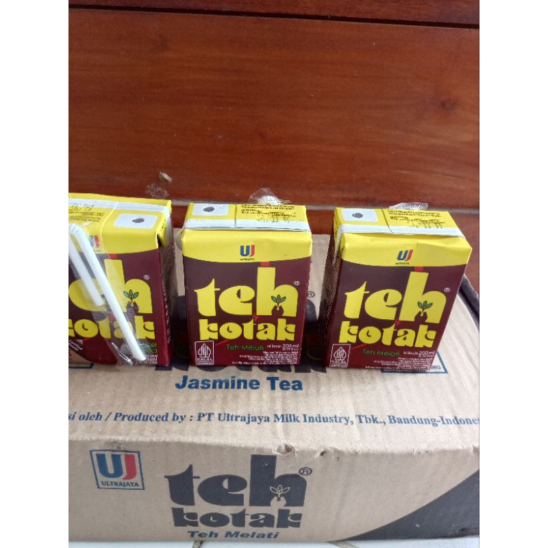 

TEH KOTAK 300ml SATU DUS MINUMAN KEMASAN MINUMAN MANIS