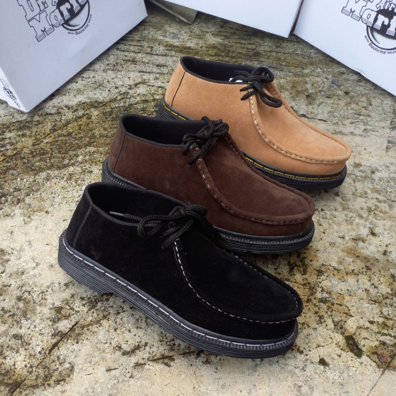 Sepatu Docmart Clarks Wallabee Suede Formal Pria / Sepatu Kulit / Sepatu Boots Pria Wallabe