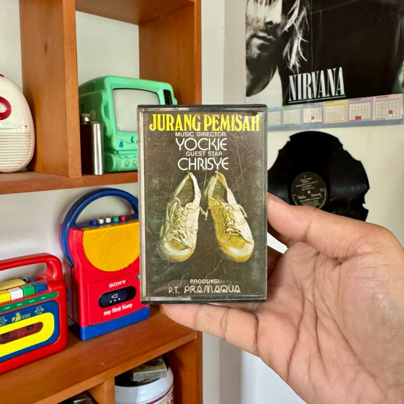 Kaset Pita / Tape / Walkman Jurang Pemisah Vocal Chrisye Album Original 100% Berfungsi / Tested Indo