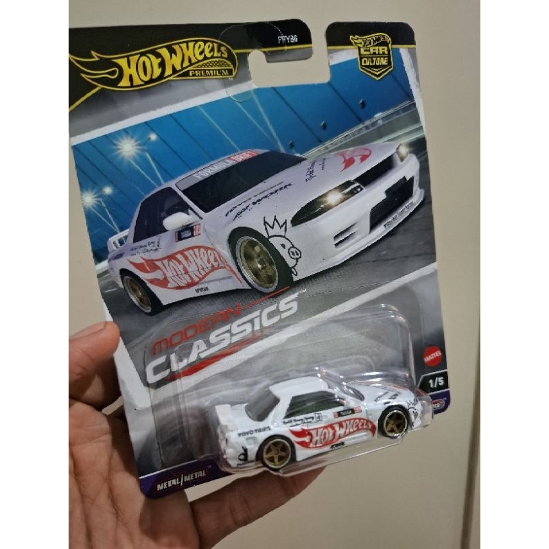 HOTWHEELS PREMIUM NISSAN SKYLINE GT-R(R32)PANDEM