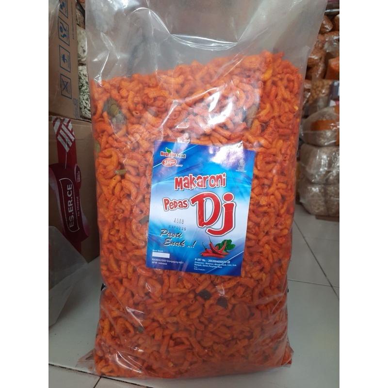

Makaroni pedas daun jeruk 1kg 500gram 250gram