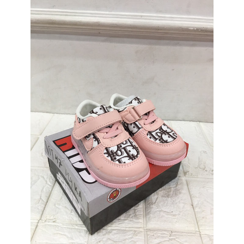sepatu anak dior pink