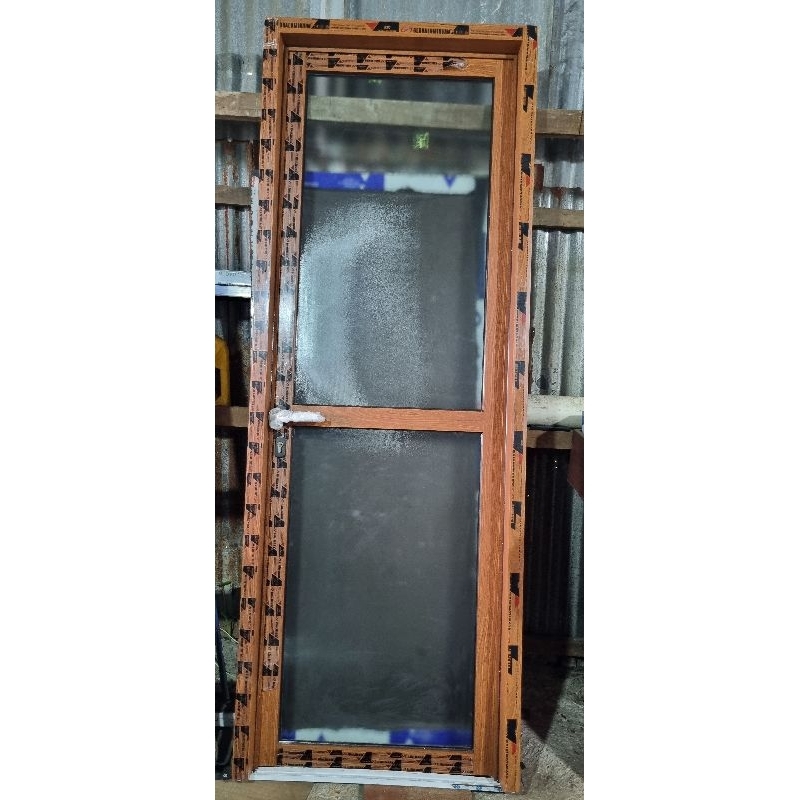 kusen pintu kamar mandi kaca es serat kayu aluminium