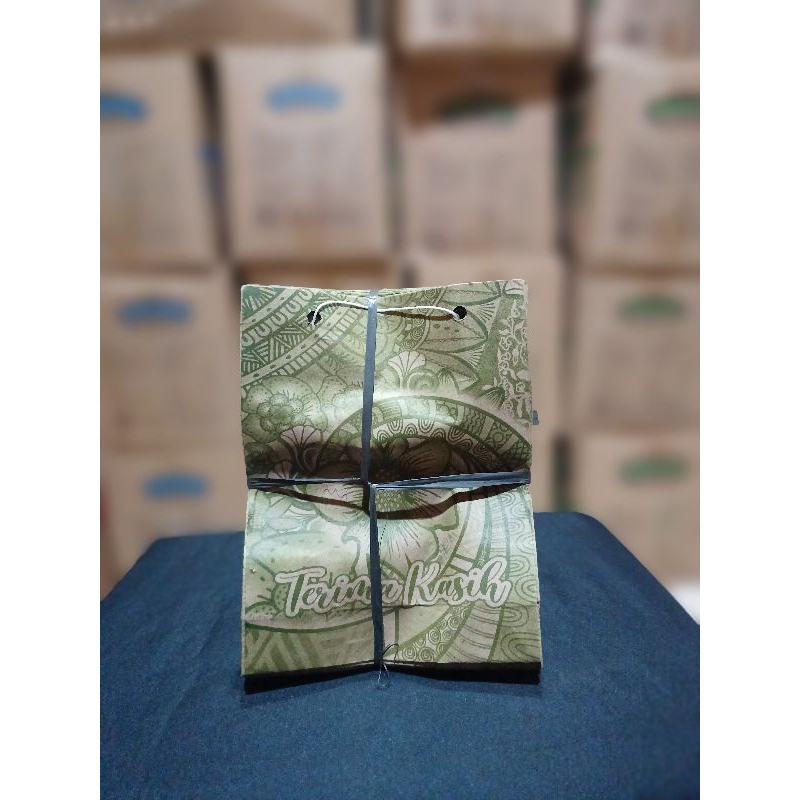 

Tas Kertas Hantaran
