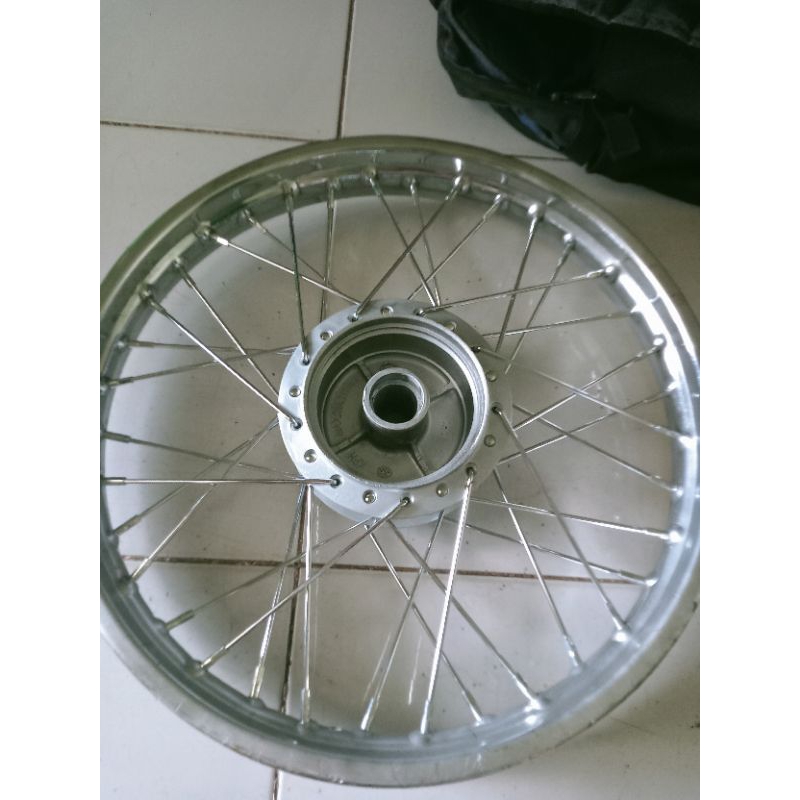 velg pelek jari belakang Honda karisma