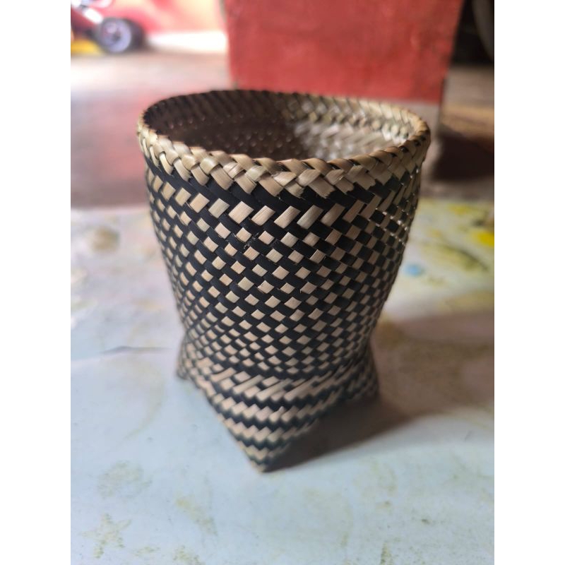 anyaman bambu / wadah dari bambu