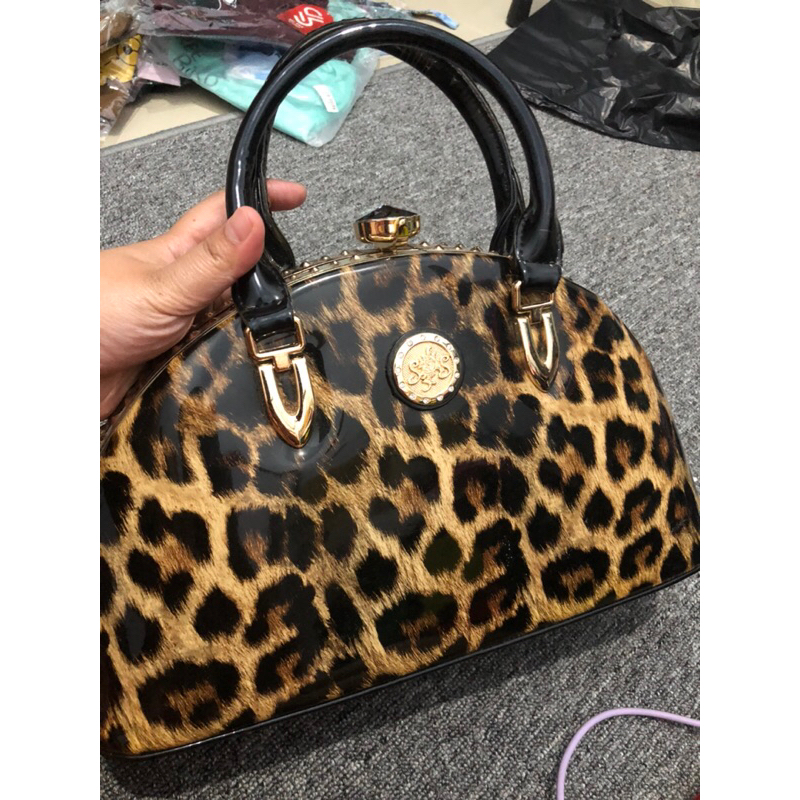 Tas tenteng wanita preloved/tas wanita glossy preloved/tas selempang wanita glossy preloved/tas pest