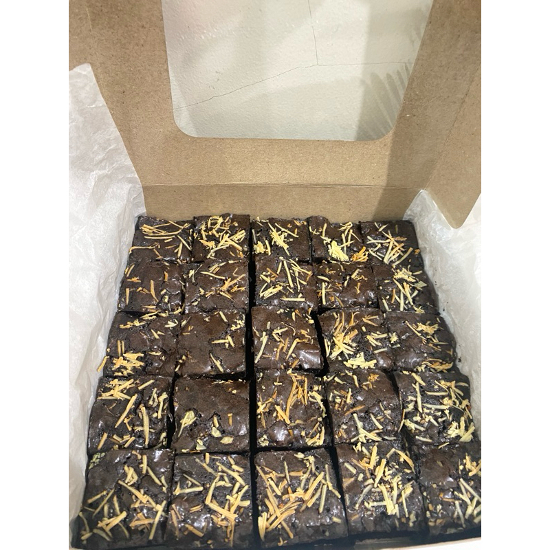 

Fudgy Brownies Shining Lembut Enak homemade uk 20x20 isi sekat 25