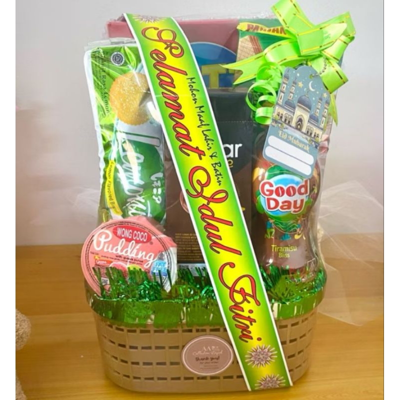

Parcel Mini Lebaran / parcel Hadiah anak lengkap