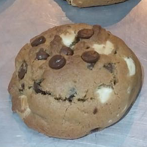 

White & Dark Double Chocolate Chip Cookie - Homemade - 1 Cookie