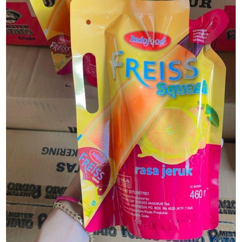 

Indofood Syrup Freiss Squash Jeruk 460ml dan Freiss Squash Sirup Cocopandan 460ml