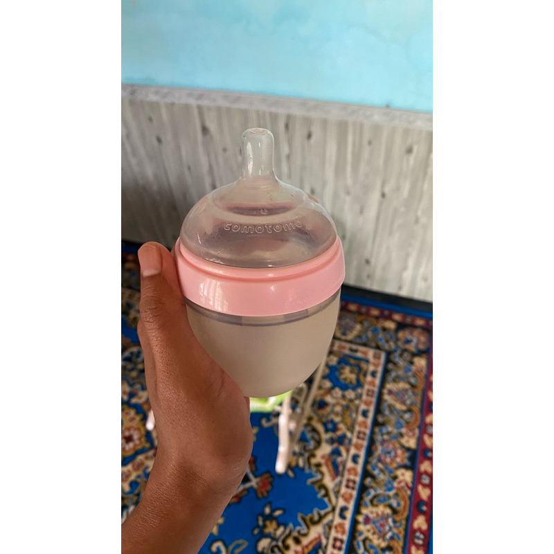 preloved Botol Susu Comotomo