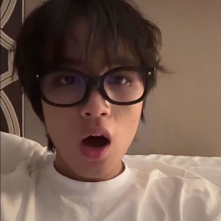 

RANDOM PC 1 AMPLOP 35K HANYA SAAT LIVE