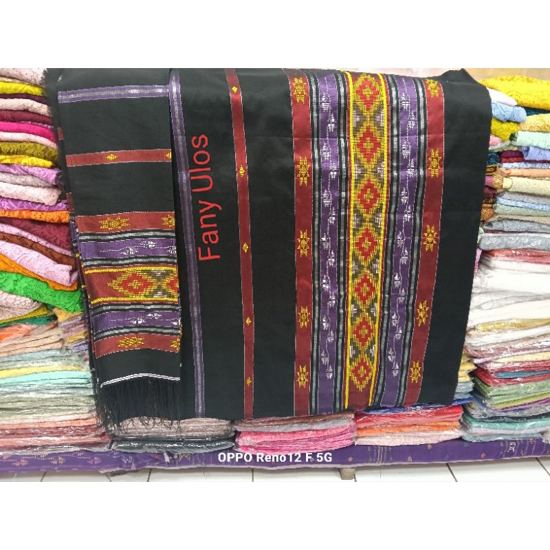 ULOS SADUM TENUNAN SIANTAR WARNA HITAM.