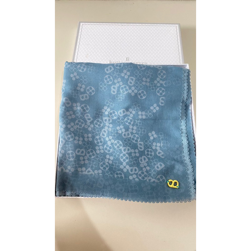 Monogram Scramble Buttonscraves warna Basil