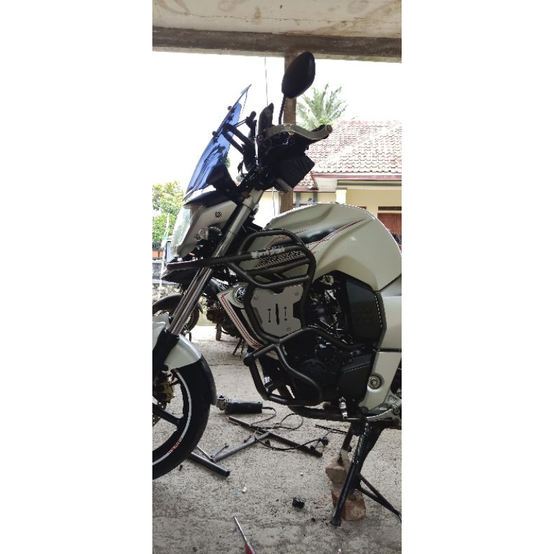 crashbar byson karbu