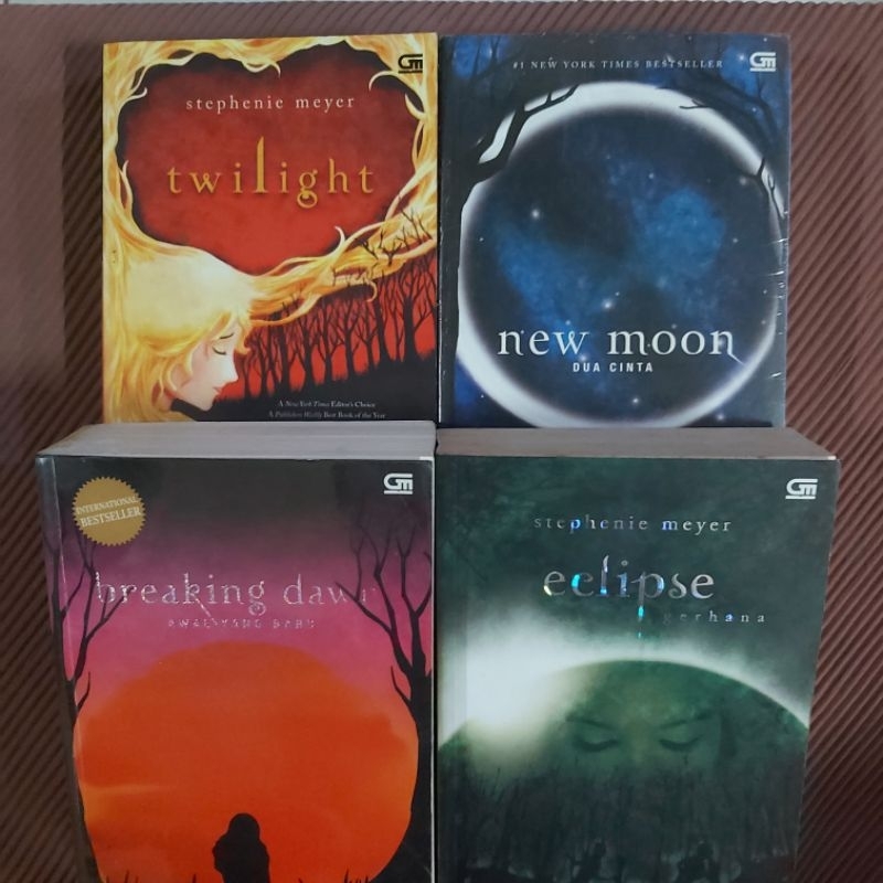 Buku Original / Breaking Dawn - Eclipse - New Moon -  Twilight / STEPHENIE MEYER