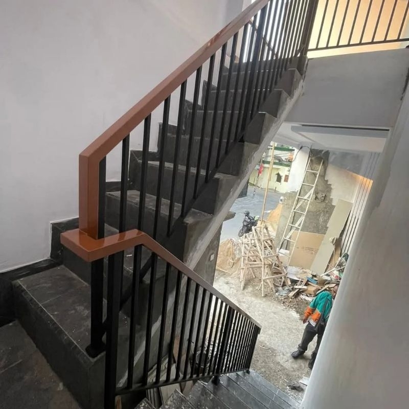 reling tangga pagar tangga besi kayu custom