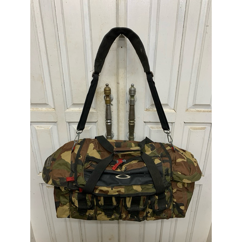 DUFFLE BAG CAMO OAKLEY*