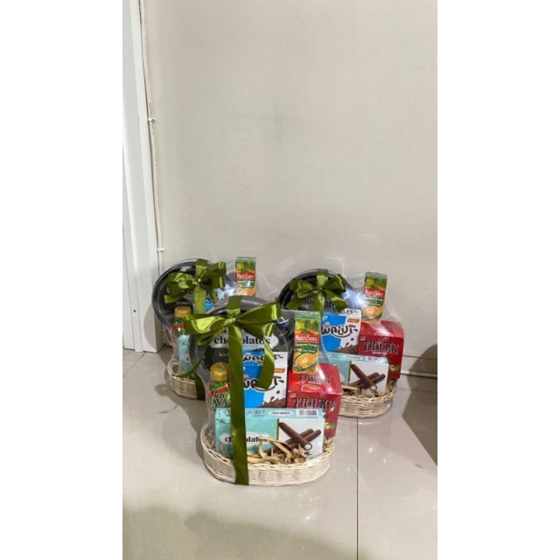 

Parcel imlek 2025 PI01