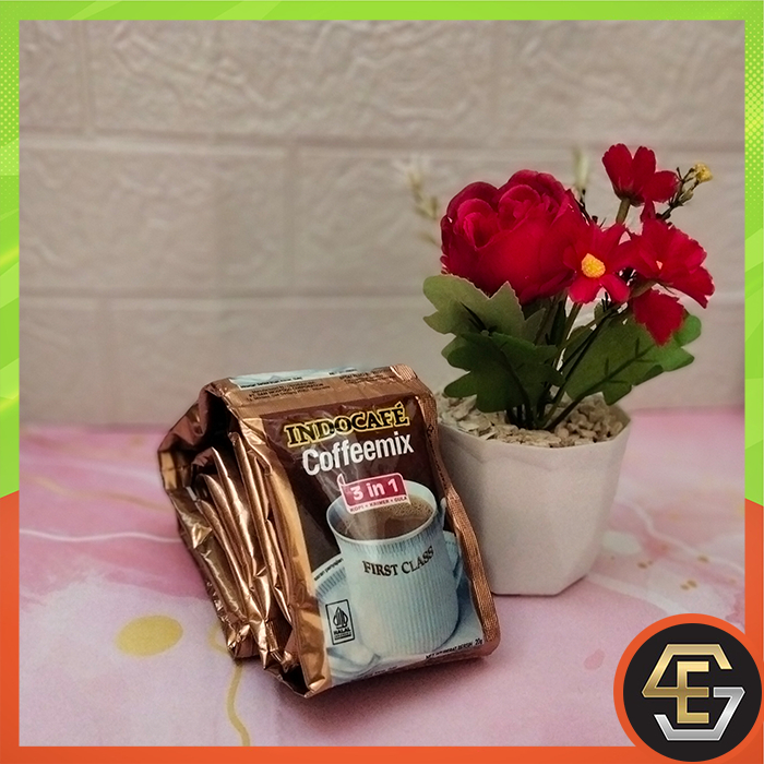 

1 renteng/10 sachet Indocafe Coffeemix Kopi Instant 3 in 1