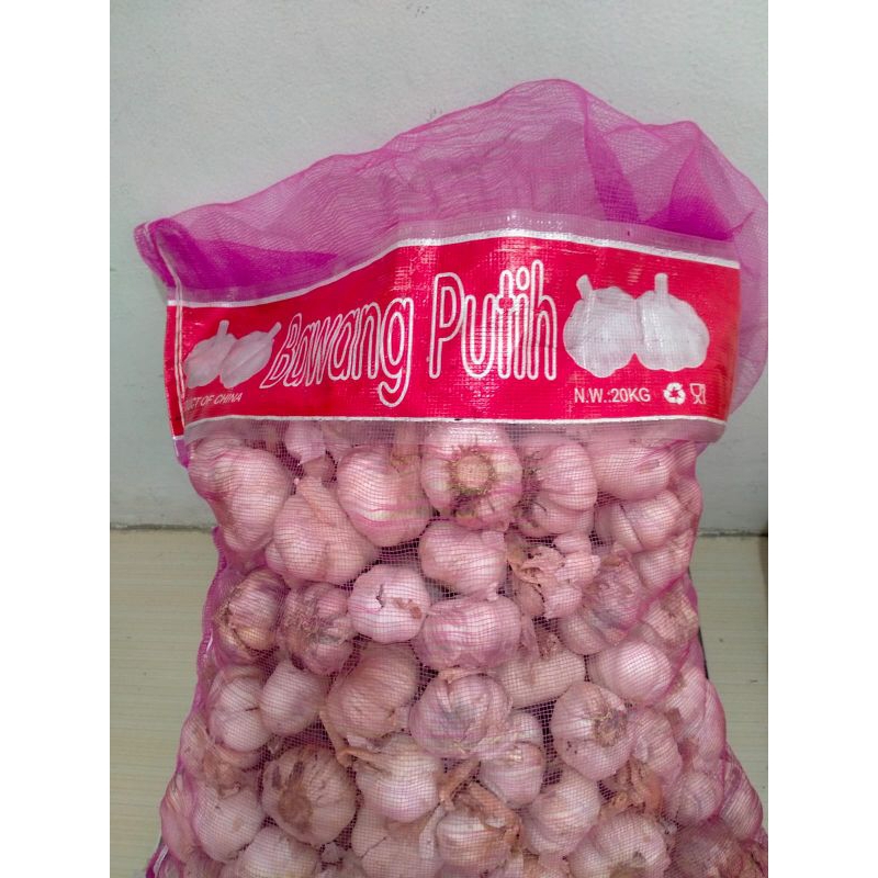 

BAWANG PUTIH 1Kg