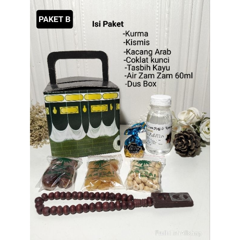 

Paket B Oleh-Oleh Haji dan Umroh Dus Box,Tasbih,Coklat kunci(isian utama) Hampers / Makanan