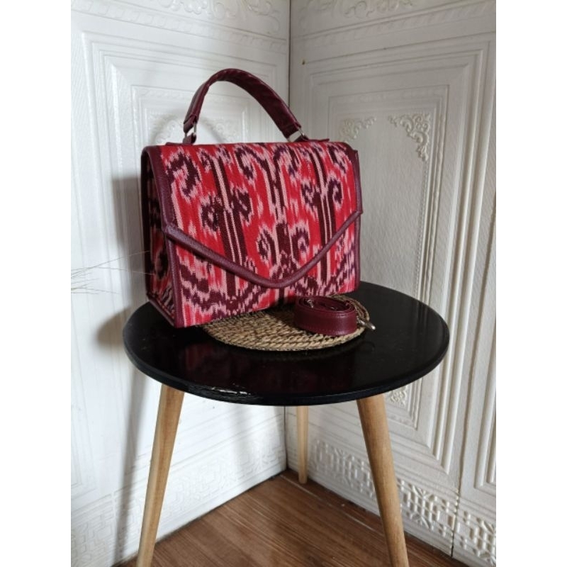 tas tenun Jepara motif Kalimantan