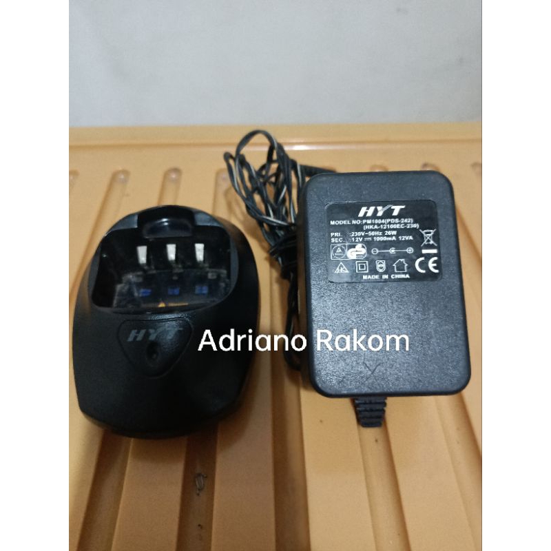 Charger HT TYT TC-500 lengkap adaptor