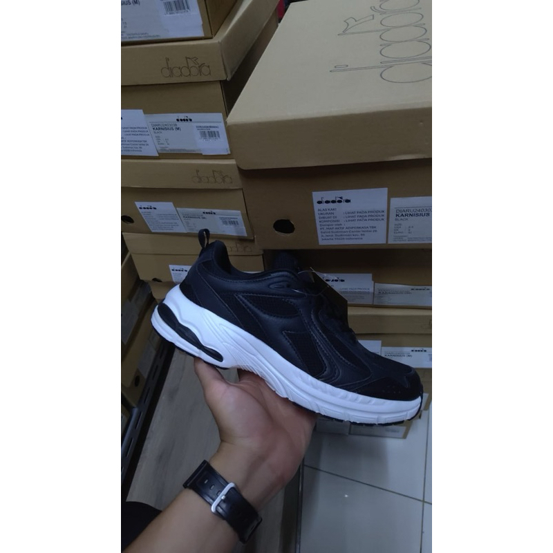 Diadora Karnisius Black Men Original BNIB Resmi