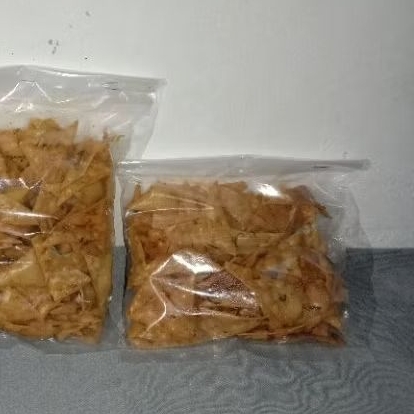 

cemilan keripik kulit pangsit daun jeruk 65 gram