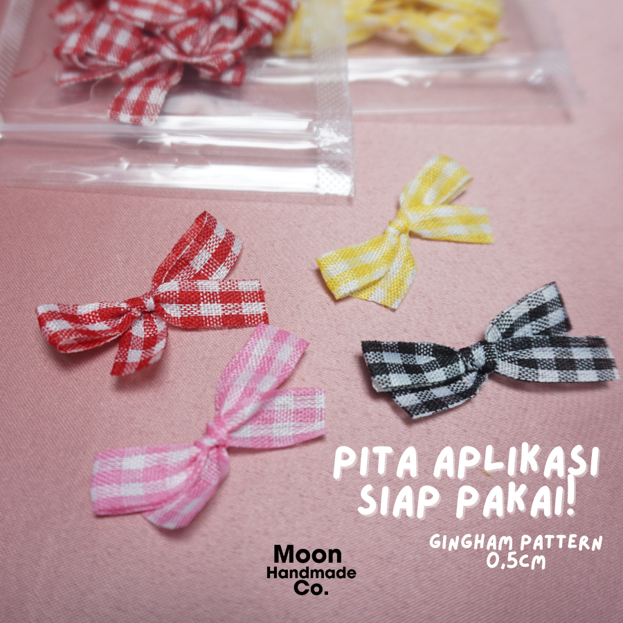 

Pita Aplikasi 0.5 cm Motif Gingham | Pita Jadi | Pita Polos | Pita Bahan | Pita Souvenir | Moon Handmade Co