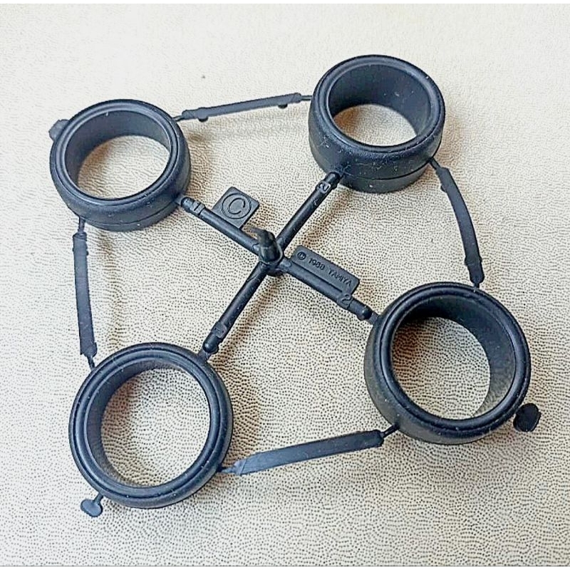 Ban Tyre Slick Large Tamiya