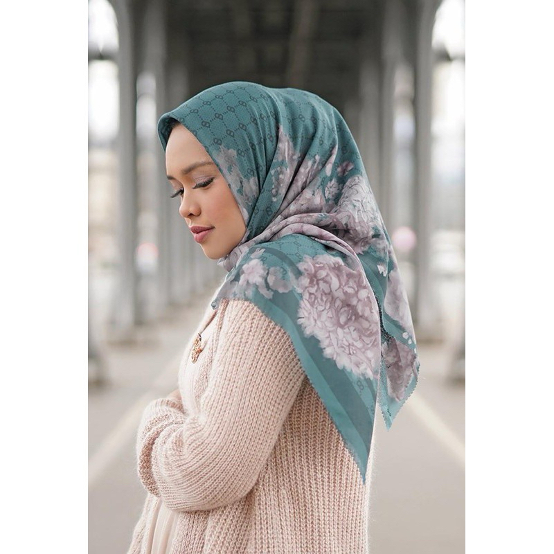 Buttonscarves HYDRANGEA VERTE voal square NWT