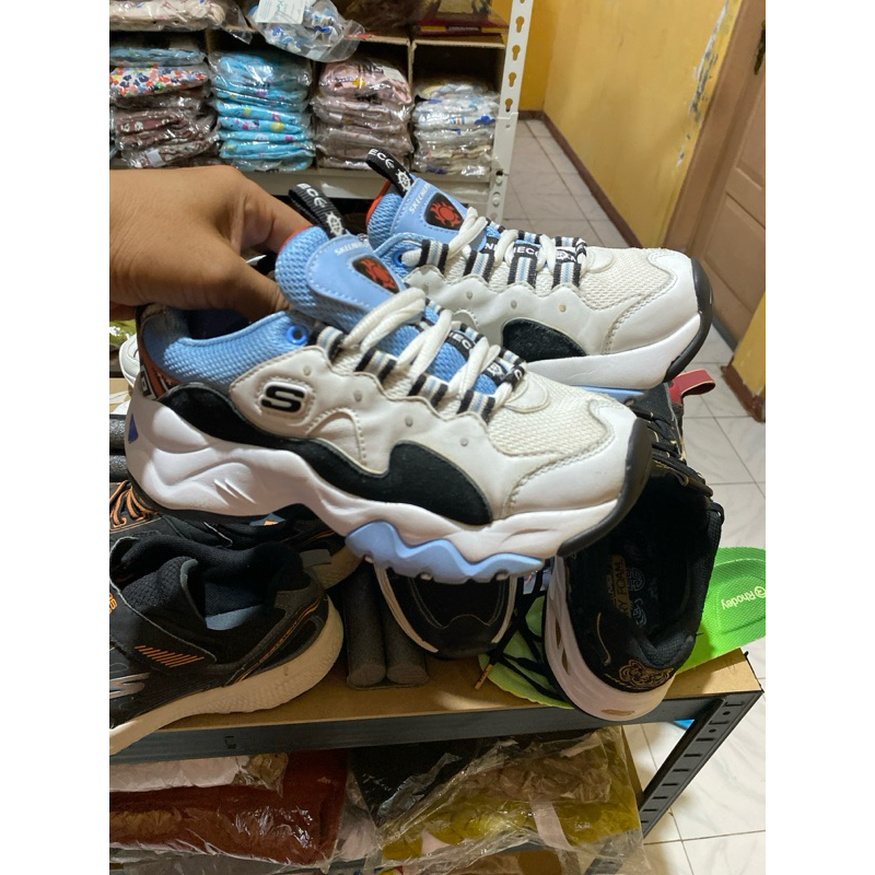 Sepatu Skechers D'Lites collabs One Piece Kondisi Mulus Original, size 35/36 nyaman pakai insol 22