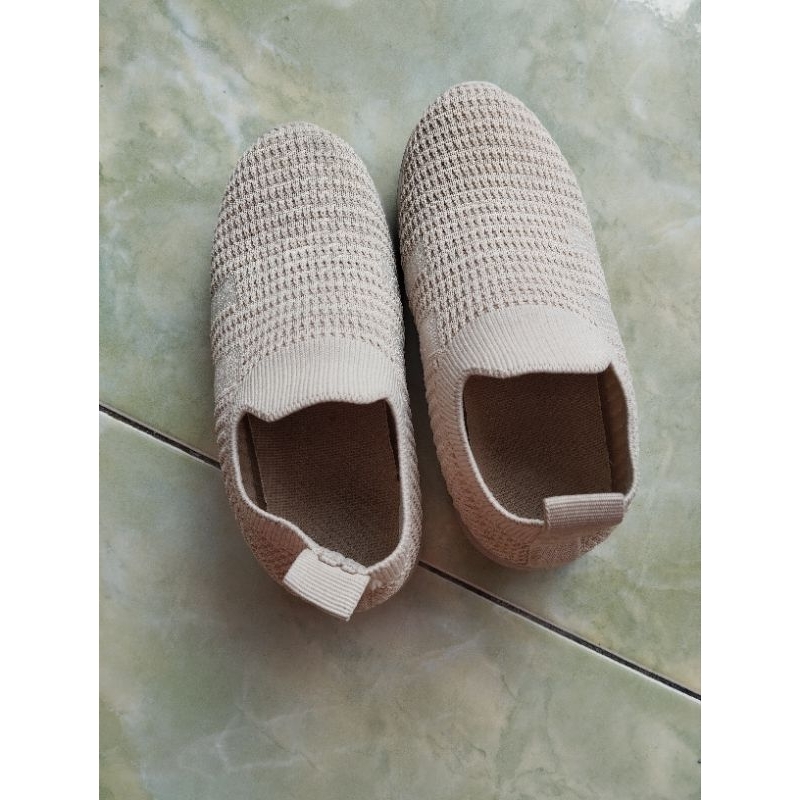 Sepatu anak sepatu sekolah sepatu sekolah anak nevada sepatu murah sepatu best seller produk PRELOVE