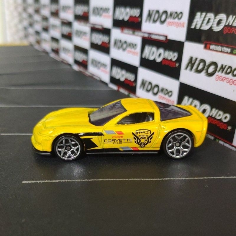 Hot Wheels '12 Corvette Z06 Yellow New Loose Giftpack 2020 Car Meet