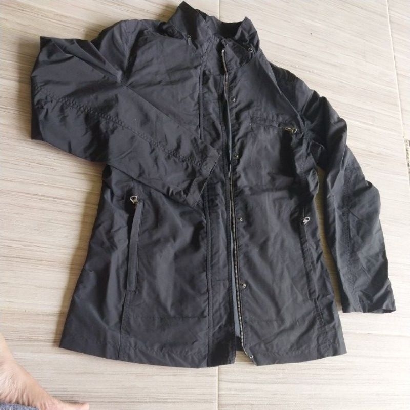 Jaket hitam GAP preloved