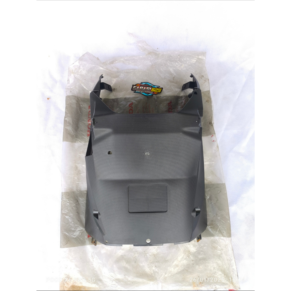 6434A-KZR-600ZB cover under assy dek kolong bawah vario 125 old fi original AHM