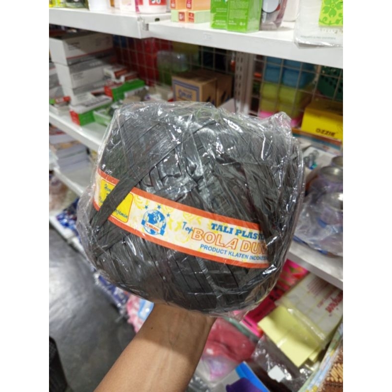 

Tali rafia 1kg hitam bola dunia