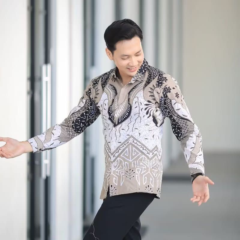 Kemeja Batik Damar Hadi Solo Motif ARYA KAMANDANU Lengan panjang Lapis Furing Bahan Katun Halus Lemb
