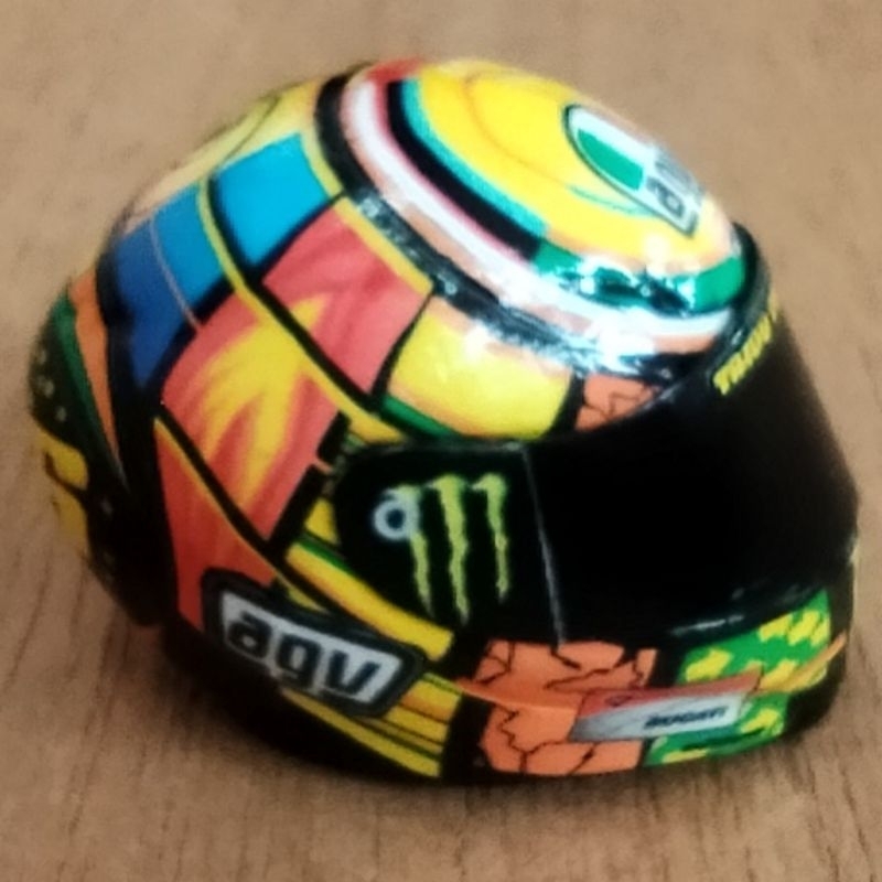 Valentino Rossi 2011 MotoGP Qatar AGV helmet 1:12