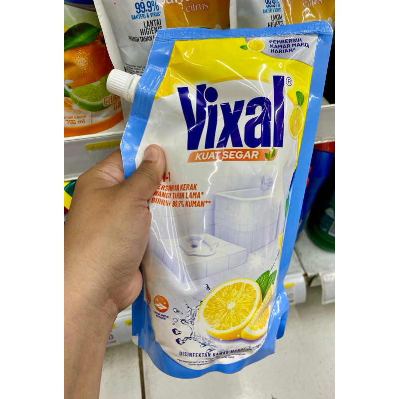 Vixal Kuat Segar Pembersih Kamar Mandi Refill 600 ml