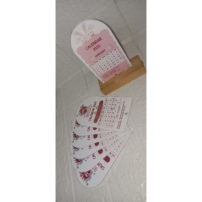 

Kalender Standing Kayu/Karakter