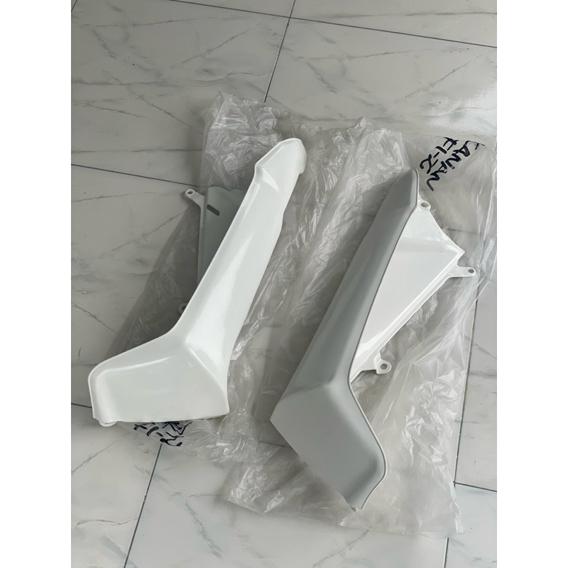 Saya luar force one-Sayap Luar Putih Kap Luar Putih Yamaha Force One Force 1 F1z Fiz Y110 Poswan